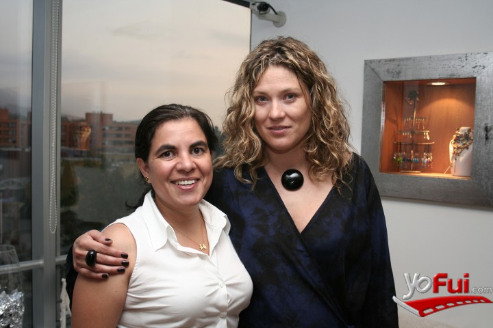 Gianina Gómez, Ana Luisa Moure