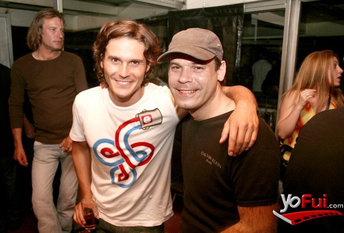 Carlos Tapia, Roberto Fuentes