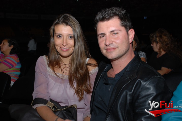 Karen Houston, Carlos Lara