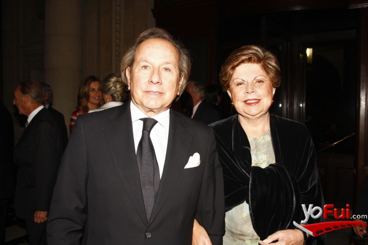 Armando Arana, Mona Jiménez