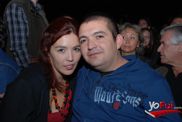 Claudia Valenzuela, Rodrigo González