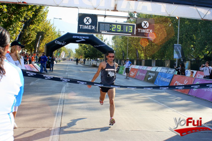 José Bustos (Primer participante en cruzar la meta)