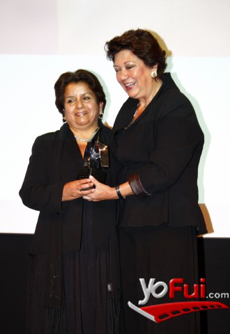 Ana María Barrera (Premio Mujer Empresaria 2009), Marigen Hornkohl (Ministra de Agricultura)