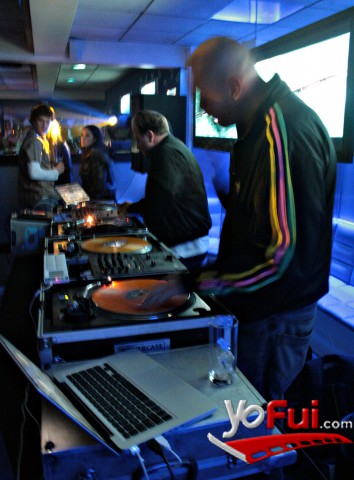 DJs En Aniversario Bar Esquina