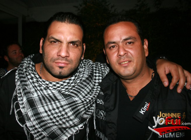 Pepe Blum, Miguel Flores