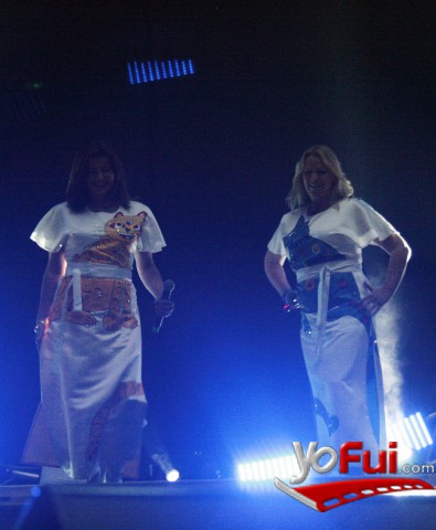 Teresa Davis como Frida, Aileen McLaughlin como Agnetha