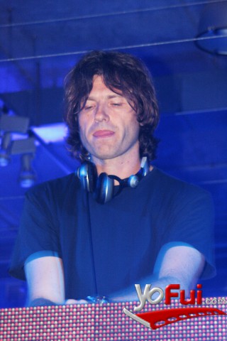 DJ Hernán Cattaneo