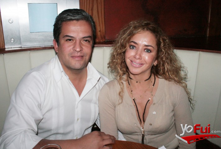 Miguel Muñoz, Scarlett Barber