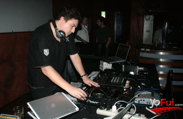 DJ Hernnan Flores