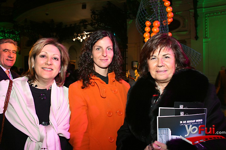 Linda Benford, Taryn Revesz, Carmen Abugarade