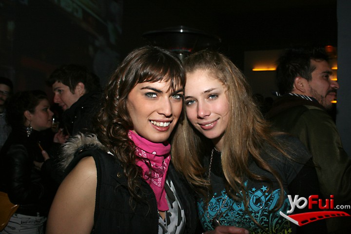 Constanza Divas, Stephanie Truan