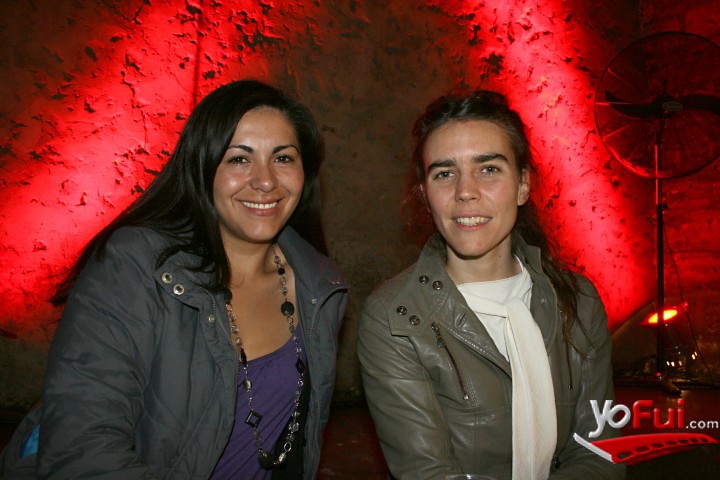 Claudia Cisternas, Pamela Dyo