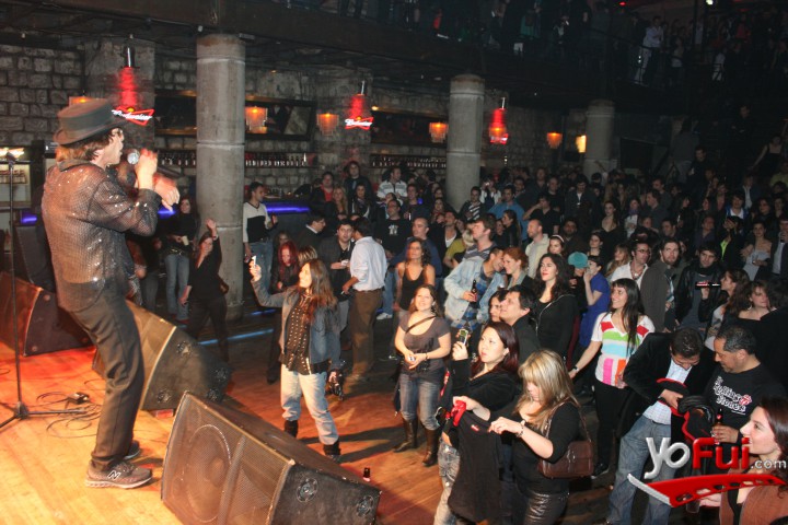 Fotografía en Fiesta Cuarto Aniversario Mori, Ex Oz