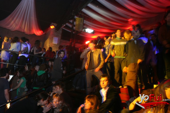 Fotografía en Fiesta Cuarto Aniversario Mori, Ex Oz