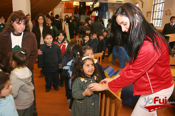 Donación primer libro chileno para niños celiacos:  Celia y la fiesta de las galletas