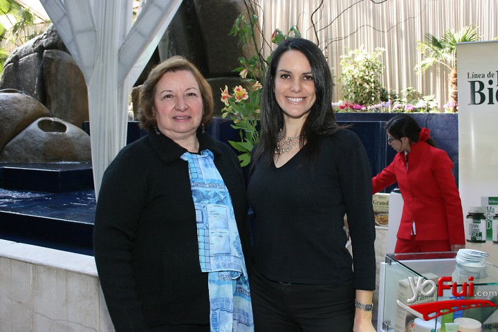 Marina Meneses Weber, Isabel Jara