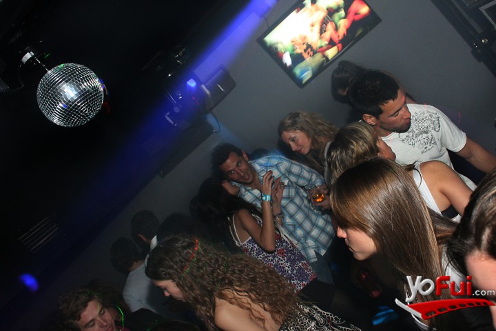 VJ ROB en Club Caramel + Cumpleaños Barbara Menke