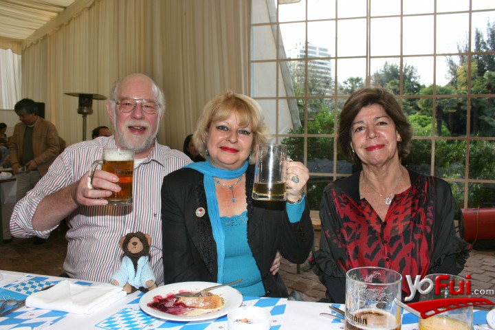 Frank Dursbeck, Virginia Bursby, Victoria Zabala