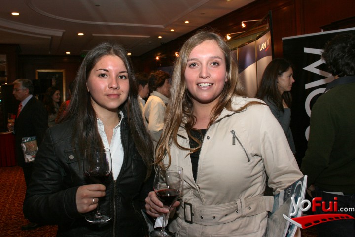 Dominique Campos, Javiera Carrasco