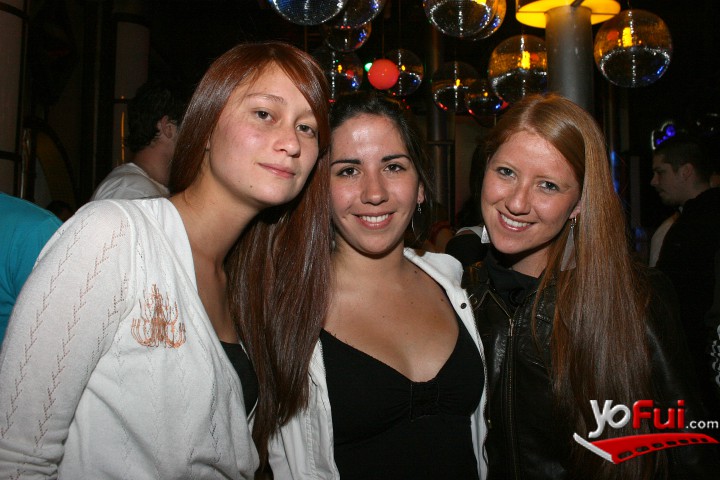 Nicole Weisser, Camila Silva, Karin Weisser