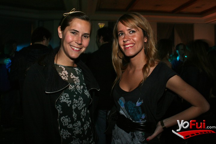 Magdalrna Pavon, Coni Larrain