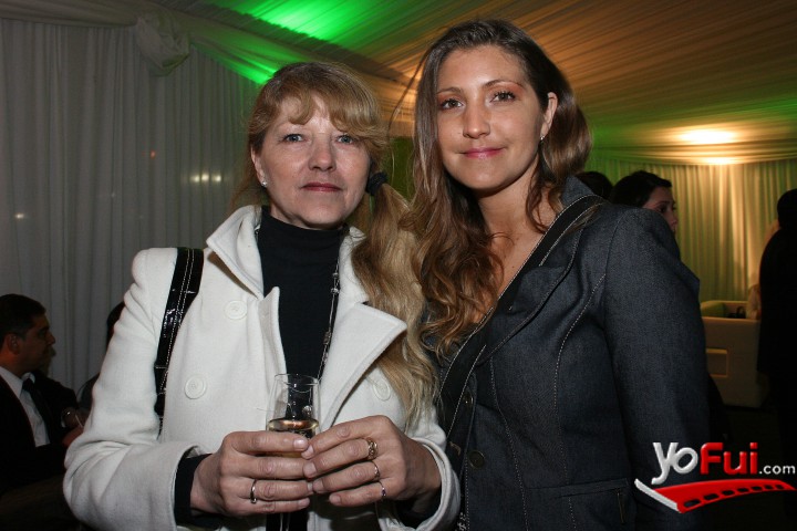 Carolyn Johnstone, Ana María Alvarez