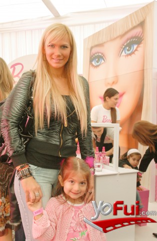 María Alberó, Mia Zamorano