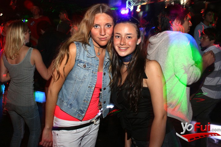 Macarena Yob, Macrena Rojas