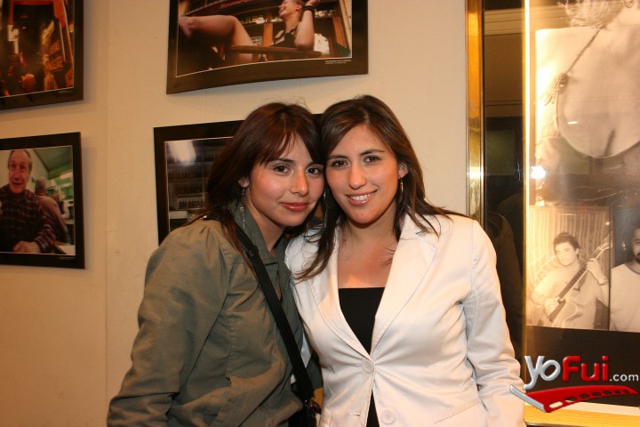 Elizabeth López, Natalia Flores