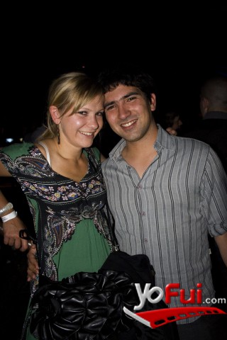 Kathi Wall, Carlos Donoso
