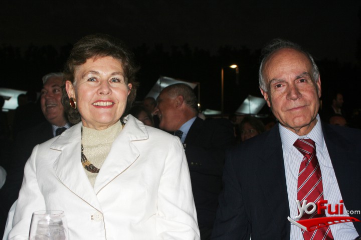 Antonia Echenique, Guillermo Agüero