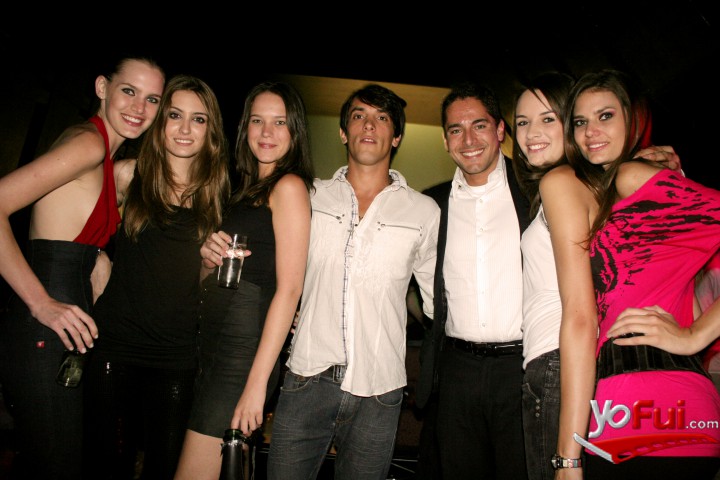 Angelica Osowski, Antonella Thá, Natalia Tisot, Luciano Depaoli, Adrian Jofre, Renata Borges, Antonella Sabaté