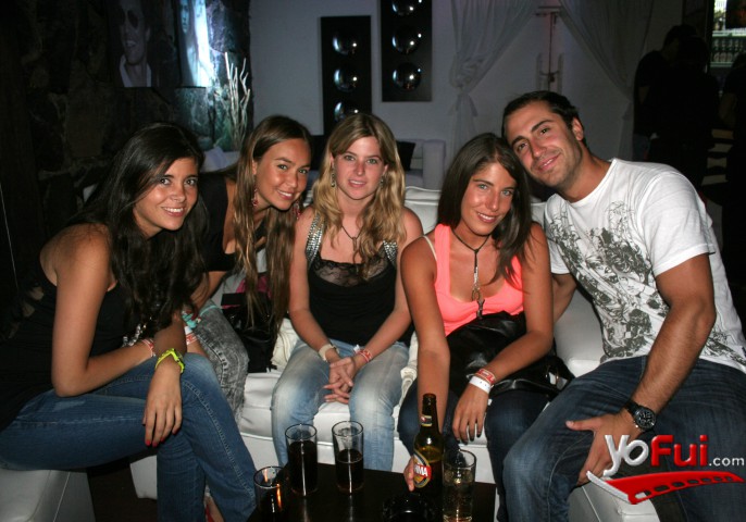 Francisca Medel, Paulette Letranc, Camila Neilson, Claudia Hurtado, Rafa Puentes