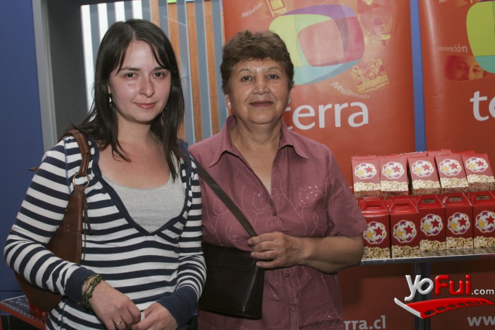 Ana Farías, Gloria Salinas