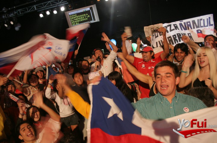 Juan Carlos Valdivia dando animo a Chile