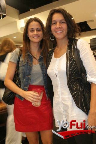 Fernanda Kluever, Cacilia Cuentas-Zavala