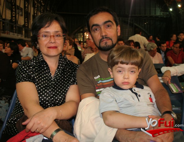Maiten Astorga, Victor Flores, Agustin Flores