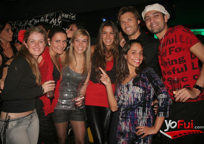 Michelle Hardessen, Maria Paz Vasquez, Bernardita Gonzalez, Tania Zarhí, Dj ALberti, Pilar Galvez, Lucho Picco