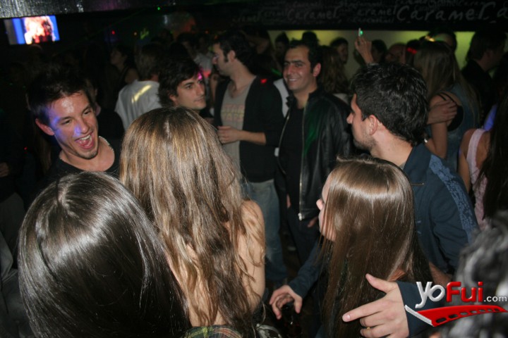 Jueves Electronicos en Caramel Club