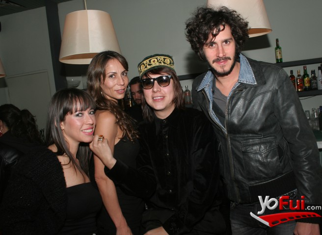 Pamela Jara, Andrea Herman, Toto Romero, Cosmos
