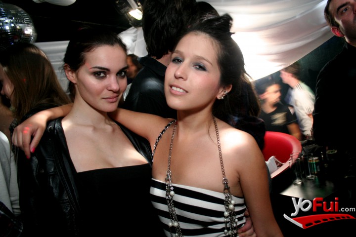 Julia Suarez, Angelica Lillo