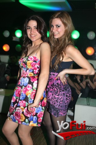 Mari Burrows, Valentina Varela