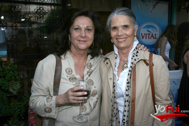 María Paz Urzua, Consuelo Munizaga