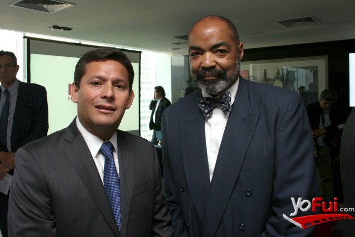 Claudio Hidalgo, Presidente de Nextel Chile, James L. Williams, Ministro Consejero Embajada de Estados Unidos de América
