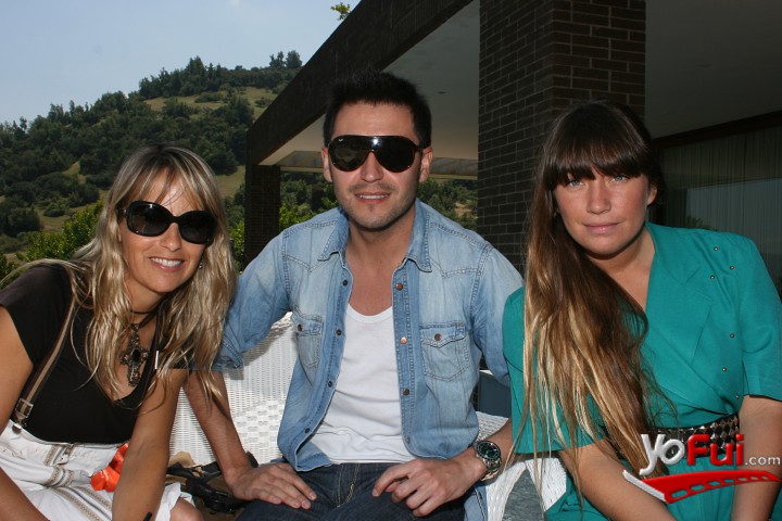 Anita Klett, Roberto Torres, Camila Santa Ana