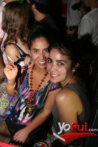 Paulina López, Consuelo Flores