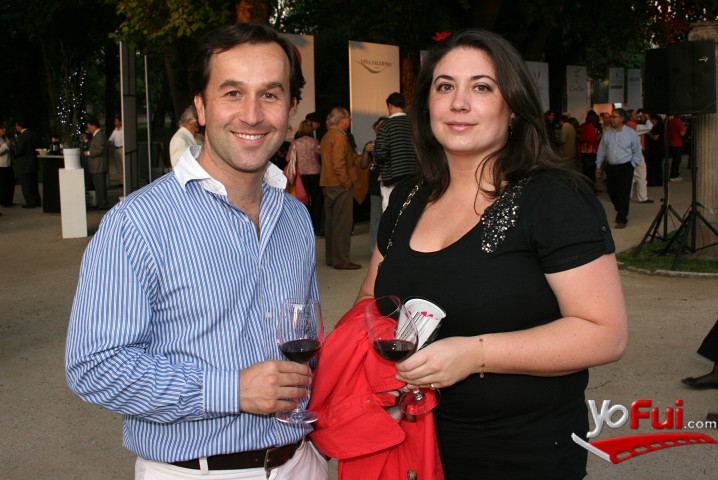 Rafael Rivera, Josefina Vial