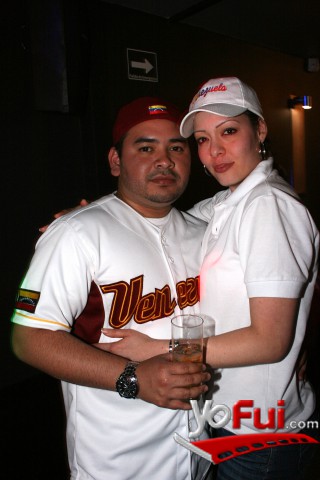 Johnny Delgado, María Mendez