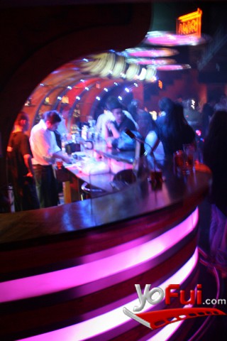 Fiesta Ochenteros en Eve
