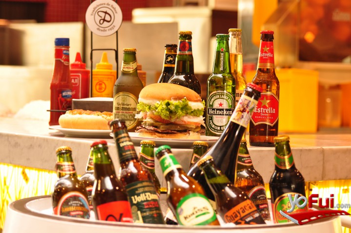 Fotografía en Tardes de verano en Dominó, Dominó Fuente de Soda